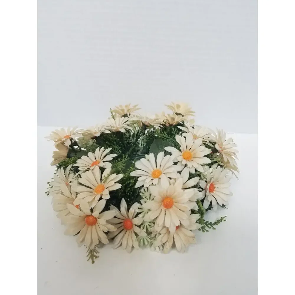 Vtg 1970’s White Daisies Plastic Candle Ring Flower Power Decor